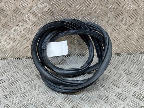 Used Rubber door seal Rubber door seal HONDA CIVIC X Hatchback (FC_, FK_) 2.0 Type-R (FK8) (320 hp) 20981603 20981603