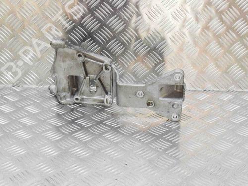 Used Support VOLVO V40 Hatchback (525) D4 (177 hp) 14615885