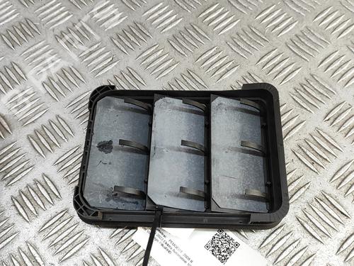 Grill Grill PEUGEOT 2008 II (UD_, US_, UY_, UJ_, UR_, UC_) e-2008 (UKZKXZ) (136 hp) 29042419 29042419