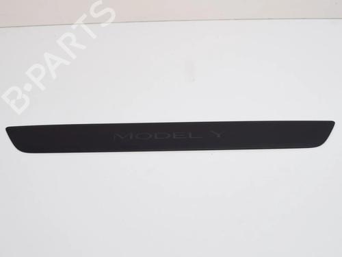 Used Step Step TESLA MODEL Y (5YJY) EV Performance All-wheel Drive (462 hp) 28547778 28547778