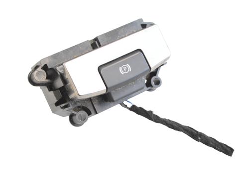 switch-land-rover-discovery-v-l462-2016-30826659 main image