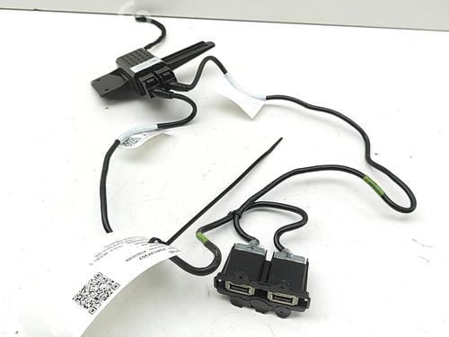 Used Electronic module Electronic module TESLA MODEL S (5YJS) P100D AWD (772 hp) 33390569 33390569