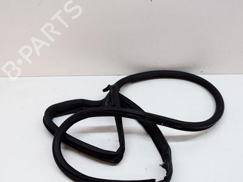 Rubber door seal TESLA MODEL S (5YJS) 75 | BP14631681C142 