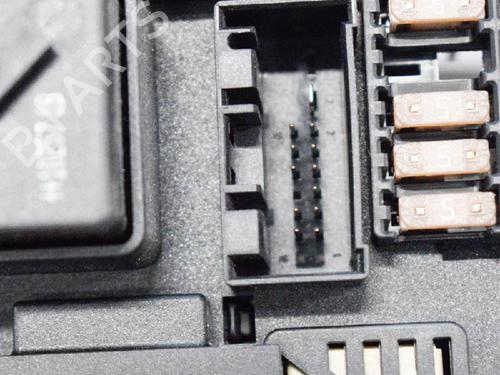 Used Fuse box BMW 5 (F10) 520 d (184 hp) 6745824