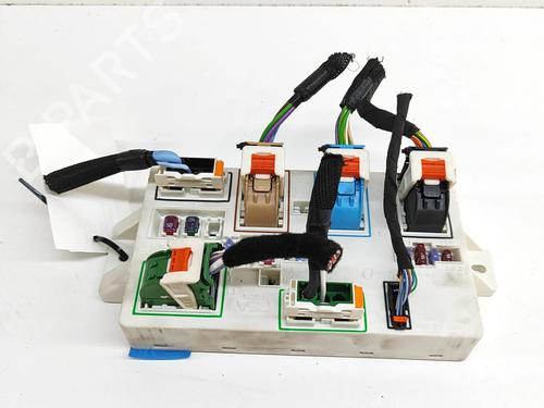 Used Fuse box Fuse box 28559088 28559088