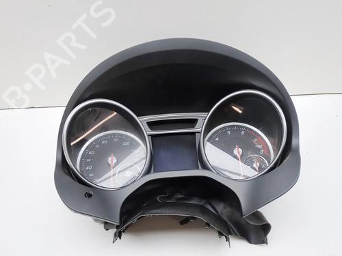 Used Instrument cluster Instrument cluster MERCEDES-BENZ GLA-CLASS (X156) GLA 180 (156.942) (122 hp) 39989629 39989629