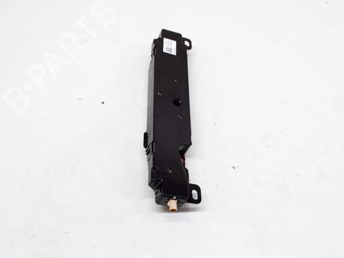 antennabase-tesla-model-3-5yj3-2017-27755010 main image