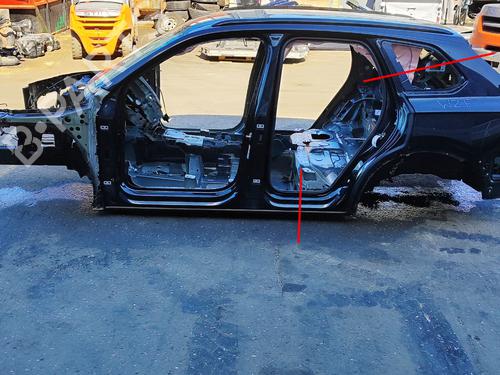 left-rear-fenders-vw-touareg-cr7-rc8-2017-38706603 main image