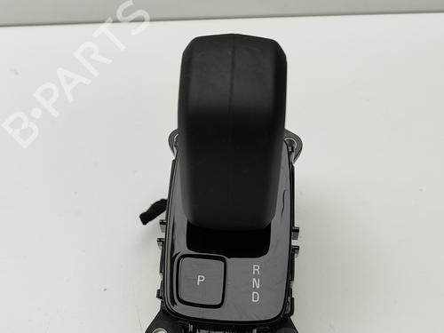 Used Gear lever VOLVO XC40 (536) B3 Mild-Hybrid (163 hp) 28557601