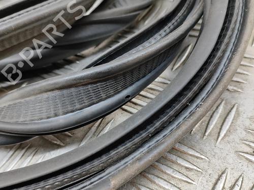 Rubber door seal CITROËN C4 III (BA_, BB_, BC_) 1.2 PureTech 130 (BAHNSA, BAHNSB) | BP28550724C142