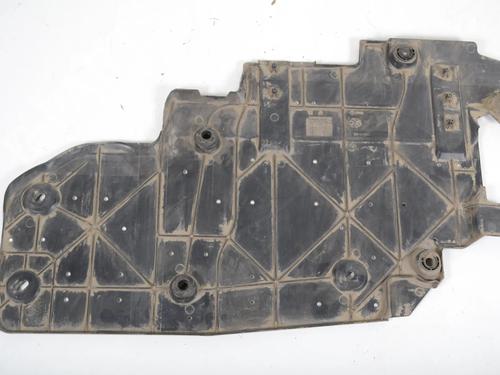 Used Underbody protection PEUGEOT 3008 II SUV (MC_, MR_, MJ_, M4_) 1.6 BlueHDi 120 (120 hp) 30236741