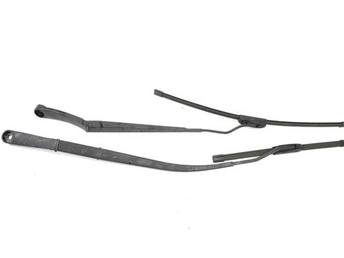 Used Front windshield wiper arm HYUNDAI ix35 (LM, EL, ELH) 1.7 CRDi (116 hp) 30227835