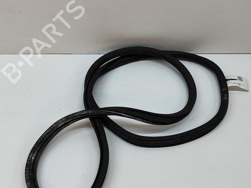 Used Rubber door seal PEUGEOT 3008 II SUV (MC_, MR_, MJ_, M4_) Hybrid (224 hp) 28554230