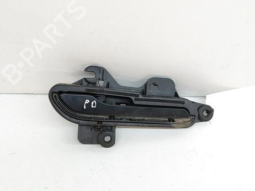 front-right-exterior-door-handle-tesla-model-y-5yjy-2019-31297005 main image