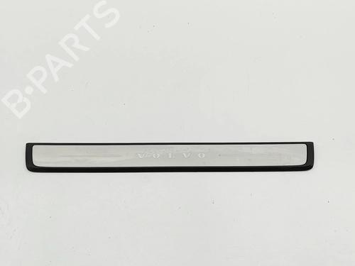 Used Step Step VOLVO XC40 (536) T3 (150 hp) 33377088 33377088