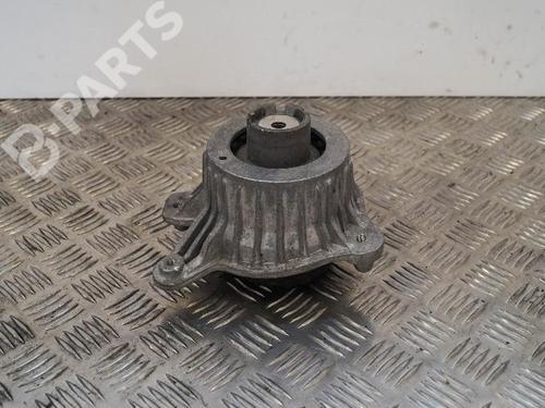 Used Engine mount MERCEDES-BENZ C-CLASS (W205) C 220 BlueTEC / d (205.003) (163 hp) 6733629
