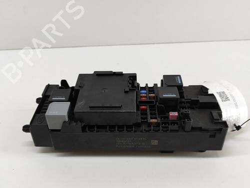 Fuse box LAND ROVER DISCOVERY V (L462) 3.0 D 4x4 | BP16944826E1