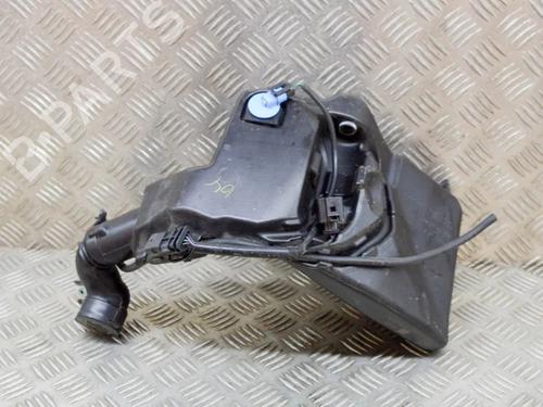 windscreen-washer-tank-tesla-model-3-5yj3-2017-27758652 main image
