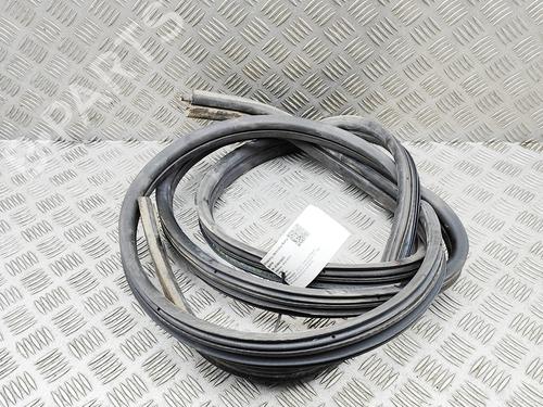 Gummiliste IVECO DAILY VI Platform/Chassis 35S21, 35C21, 40C21, 45C21, 50C21, 60C21, 65C21, 70C21 | BP31903249C142 