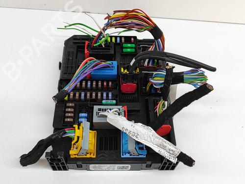 Fuse box CITROËN C4 III (BA_, BB_, BC_) 1.2 PureTech 130 (BAHNSA, BAHNSB) | BP28557884E1