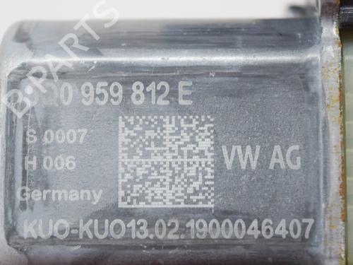 Right rear window motor SKODA KAROQ (NU7, ND7) 1.5 TSI | BP7798389E22