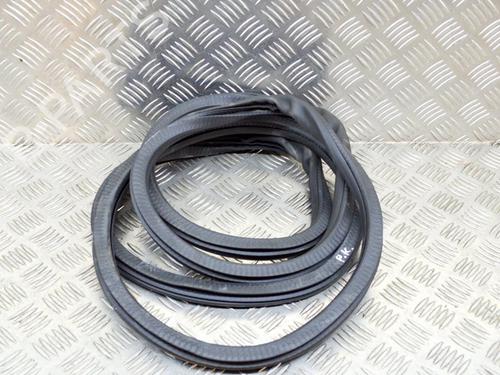 Used Rubber door seal PORSCHE PANAMERA (970) 3.0 D (250 hp) 14622899