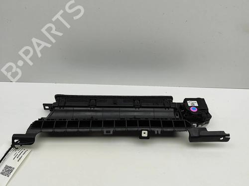 air-vent-tesla-model-3-5yj3-2017-28433024 main image