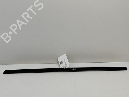 Dørlist LAND ROVER RANGE ROVER VELAR (L560) 2.0 D240 SD4 4x4 (241 hp) 16945199