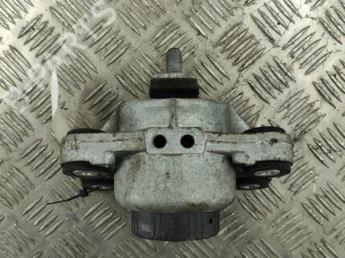 Used Engine mount Engine mount LAND ROVER DISCOVERY V (L462) 3.0 D 4x4 (211 hp) 16018393 16018393