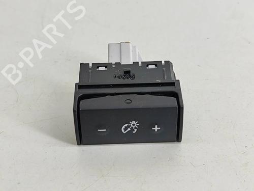 switch-nissan-juke-f16_-2019-27774905 main image