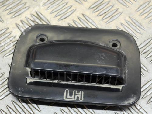 Used Grille KIA CARENS III MPV (UN) 2.0 CVVT (144 hp) 8842770