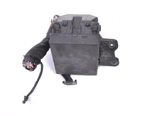 Used Fuse box SUZUKI GRAND VITARA II (JT, TE, TD) 1.9 DDiS All-wheel Drive (JT419, TD44, JB419WD, JB419XD,... (129 hp) 30218131