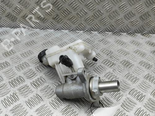 Bremsflüssigkeitsbehälter für Bremsflüssigkeitsbehälter PEUGEOT 3008 II SUV (MC_, MR_, MJ_, M4_) 1.2 THP/ PureTech 130 (MRHNSM, MRHNSU, MRHNSJ, MRHNYW,... (131 hp) 34217895 34217895