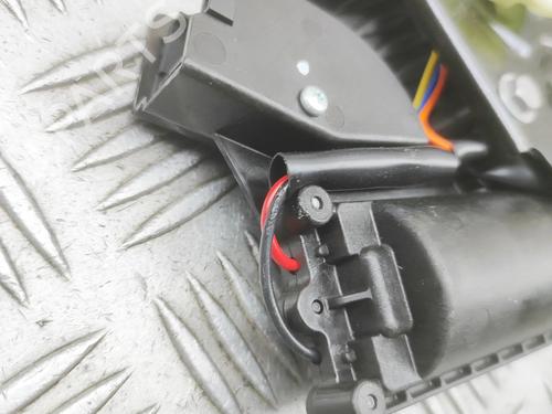 Tailgate lock TESLA MODEL 3 (5YJ3) EV Performance AWD | BP33697828C101 - Image 4