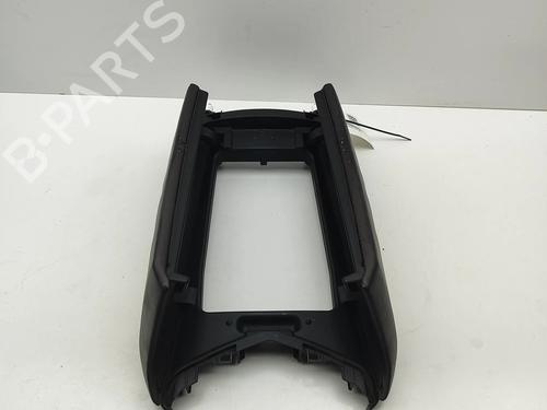 Armlæn Armlæn MASERATI QUATTROPORTE VI 3.8 GT S (530 hp) 33465480 33465480