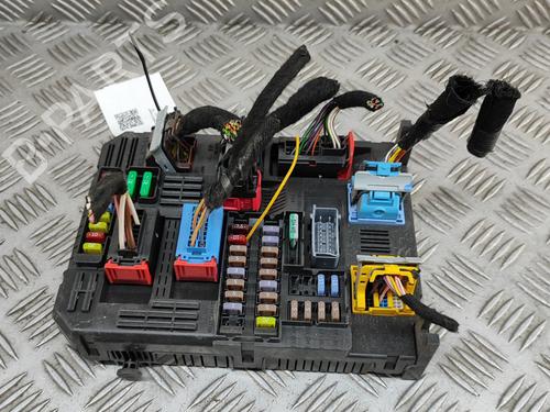 Used Fuse box PEUGEOT PARTNER Box Body/MPV (K9) 1.5 BlueHDi 100 (102 hp) 28560527
