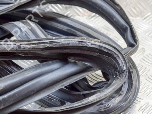 Rubber door seal TESLA MODEL X (5YJX) P100D AWD | BP14630437C142 