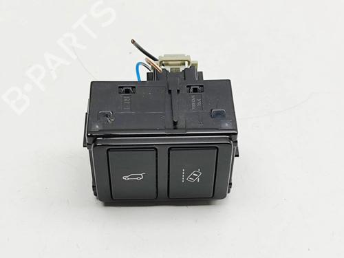 Used Switch JAGUAR F-PACE (X761) 2.0 TD4 AWD (180 hp) 30621412