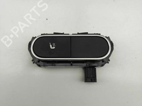 switch-mercedes-benz-eqb-x243-2021-32459521 main image