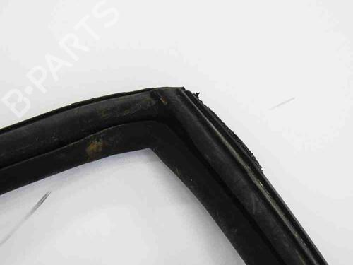 Used Rubber door seal TESLA MODEL S (5YJS) 70D AWD (334 hp) 30394848