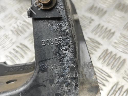 Left headlight support JAGUAR F-PACE (X761) 2.0 TD4 | BP31217054C157