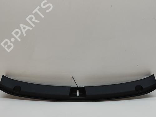 Pynteleist til bakluke TESLA MODEL Y (5YJY) EV (347 hp) 27794676