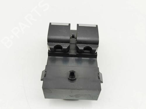 switch-land-rover-discovery-v-l462-2016-33376682 main image