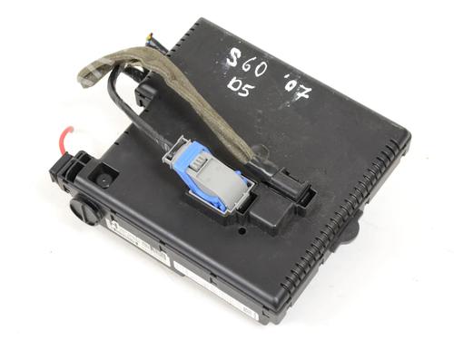 Used Fuse box VOLVO S60 I (384) D5 (185 hp) 9898479