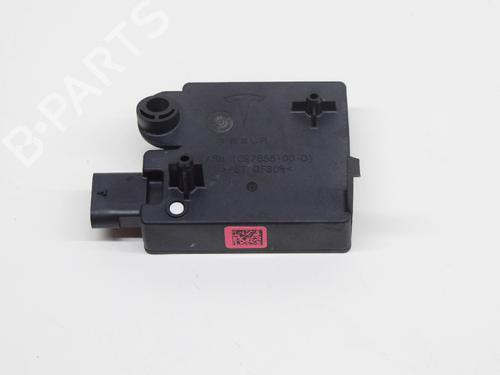 Elektronische module TESLA MODEL 3 (5YJ3) EV (283 hp) 27748952