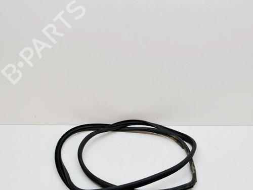 Gummiliste Gummiliste TOYOTA HILUX VIII Pickup (_N1_) 2.4 D 4WD (GUN125_, GUN125R) (150 hp) 14639570 14639570