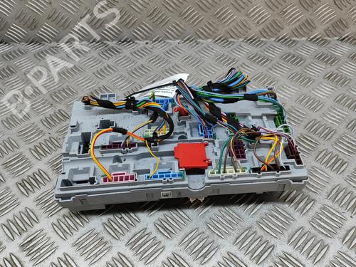 Used Fuse box Fuse box JAGUAR F-PACE (X761) 2.0 P400e Plug-in Hybrid (404 hp) 28275582 28275582