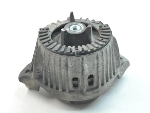 engine-mount-mercedes-benz-e-class-w212-e-220-cdi-bluetec-212001-212002-mercedes-benz-a2122404217-2009-2010-2011-2012-2013-2014-2015-2016-9870995 main image