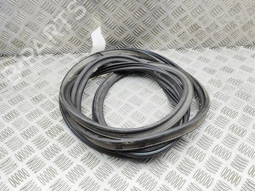 rubber-door-seal-audi-q3-sportback-f3n-2019-36045180 main image