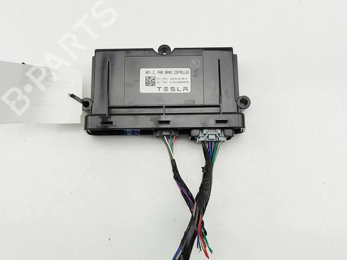 electronic-module-tesla-model-x-5yjx-2013-33382952 main image